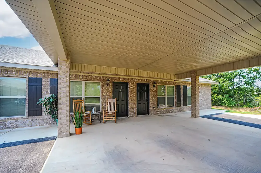 Fox Run Apartments — Photo 1