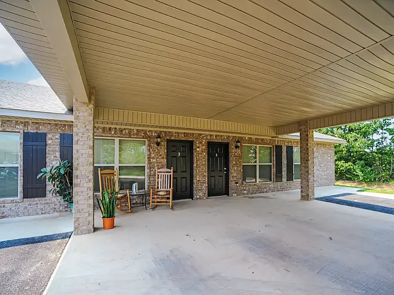 Fox Run Apartments — Photo 1