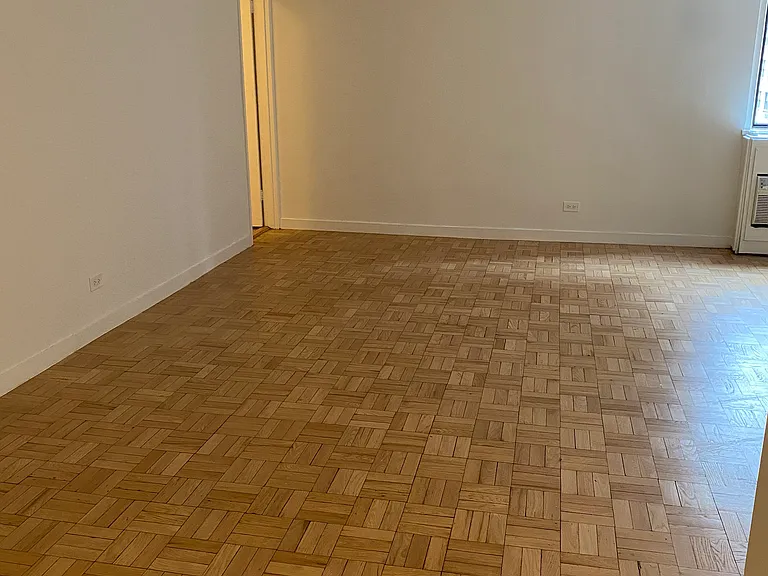 435 E 79th St #3M — Photo 3