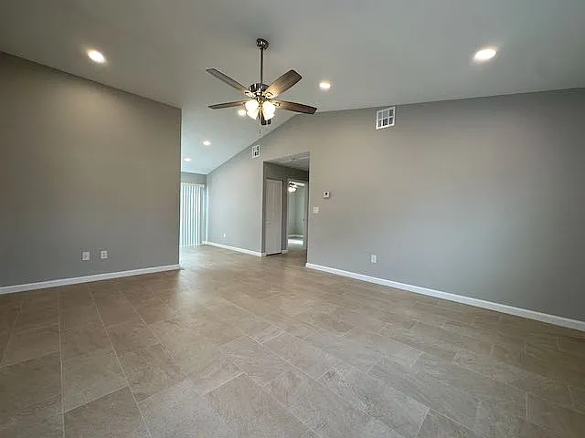 3166 Southeast Garden Street - 3166 — Photo 2
