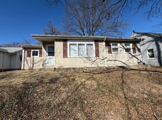 1225 W Main St, Collinsville, IL
