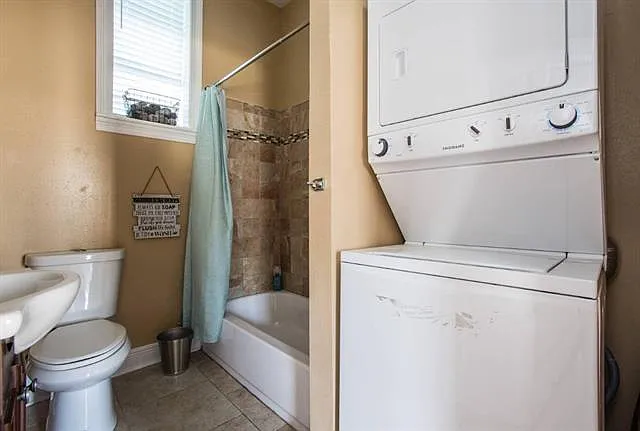 512 Pelican St #B — Photo 14