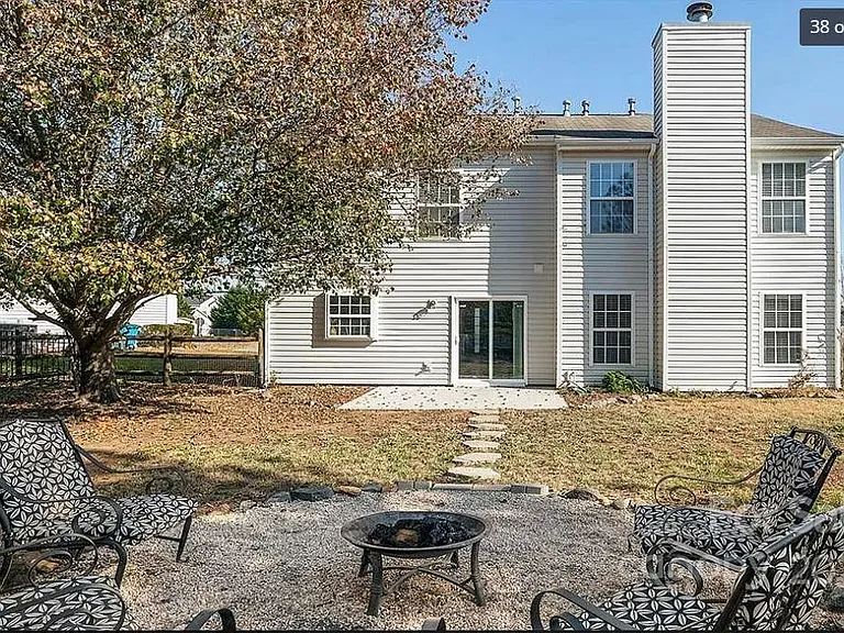 4613 Maple Crest Pl — Photo 37