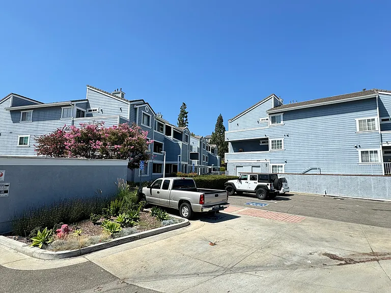 111 S Lakeview Ave #E — Photo 12