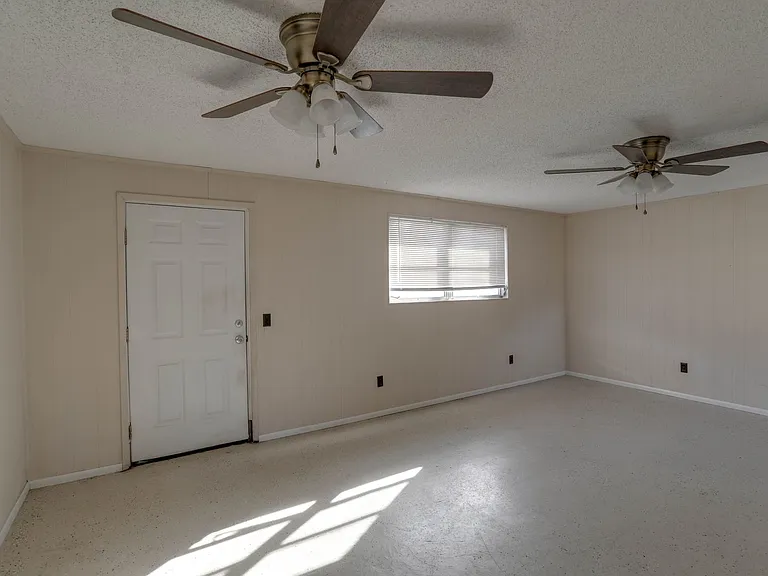 1704 Edmundshire Rd — Photo 17
