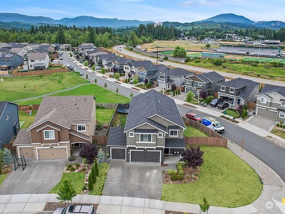 3rd image of 10305 Messner Avenue