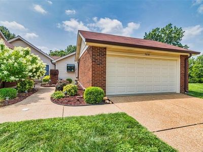 5636 Duchesne Parque Dr, Saint Louis, MO, 63128