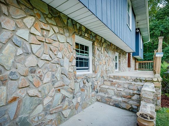 3rd image of 5665 Lamberth Dr