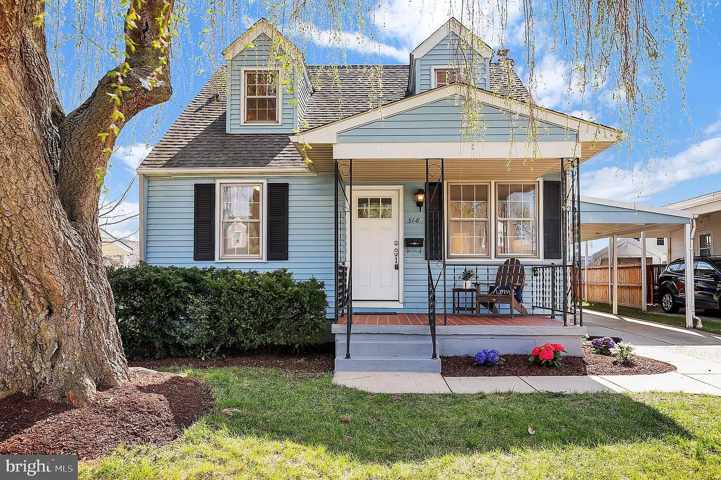 318 Willow Ave photo 1