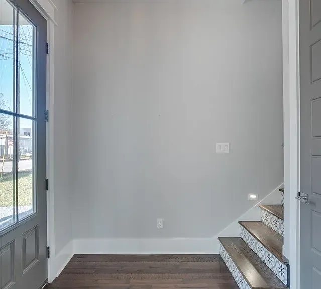 1625 N M L King Jr Blvd — Photo 33