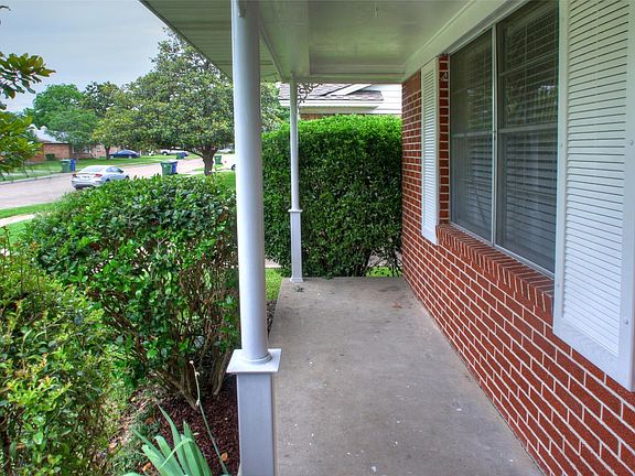 4th image of 3905 Savannah Dr