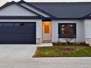 1716 Redbud Cir #101, Eldridge, IA 52748
