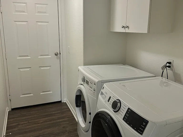 Creek View Condominiums — Photo 84