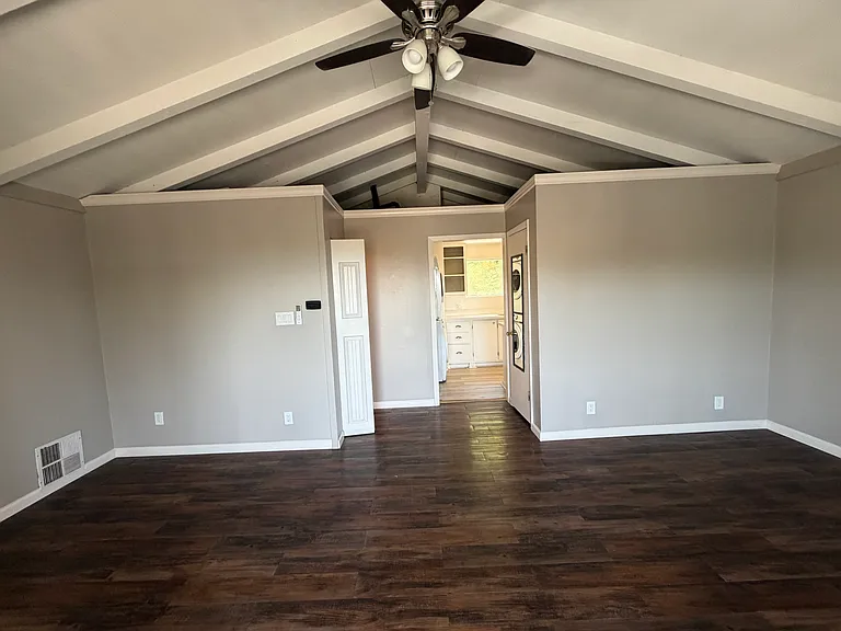 10766 Hubbard Way — Photo 4