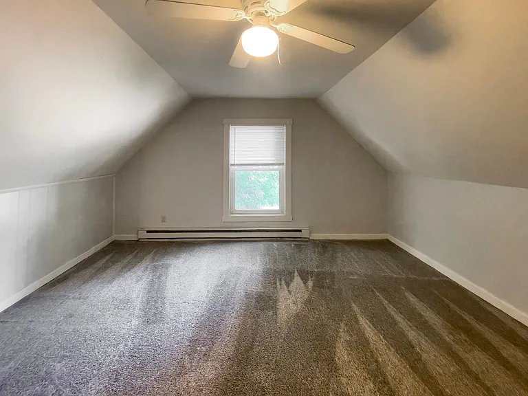 204 N Dill St — Photo 7