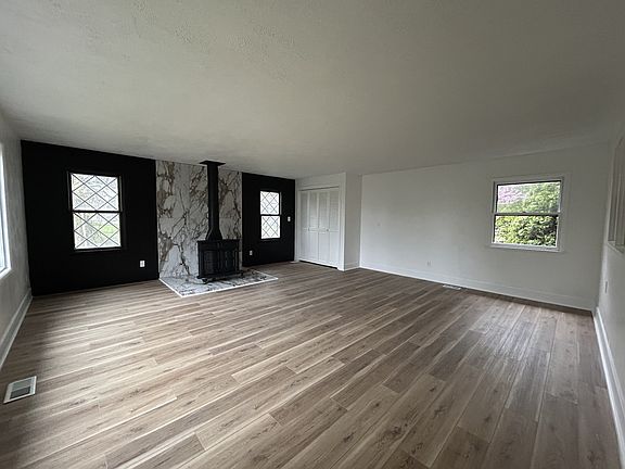 3rd image of 149 Brookdale Park