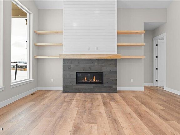 3rd image of L2 Paine Cir