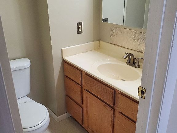 4th image of 1675 Cedarwood Dr APT O