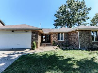 1616 E Powell St, Springfield, MO 65804