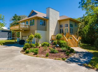 106 Yaupon Rd, Pine Knoll Shores, NC 28512