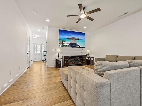 4th image of 4731 Lord Fogelman Way