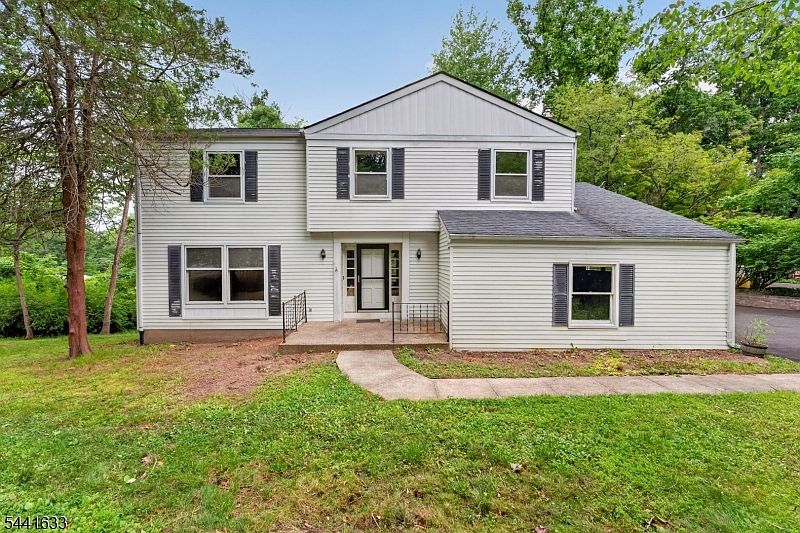 1st image of 22 Forest Ln