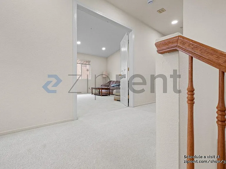 1001 Sandhurst Dr — Photo 27