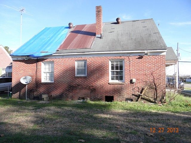 2nd image of 205 N Main St
