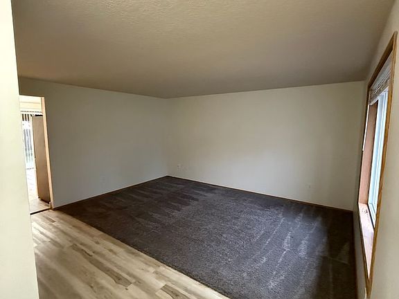 4th image of 15210 NE 50th St