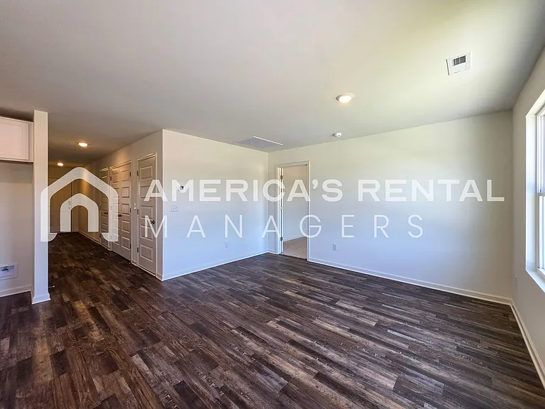 324 Oakmont Cir — Photo 24