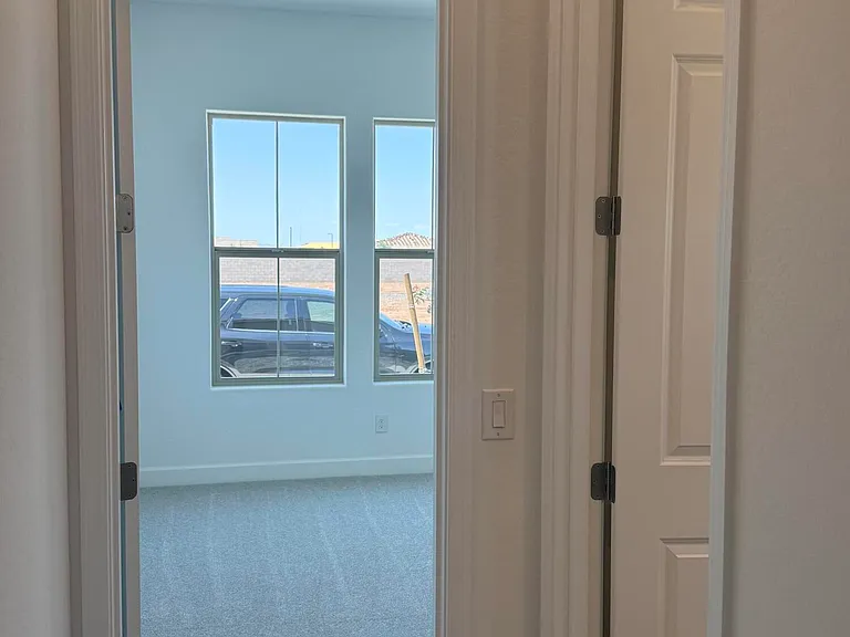 2921 E Mission Ln — Photo 16