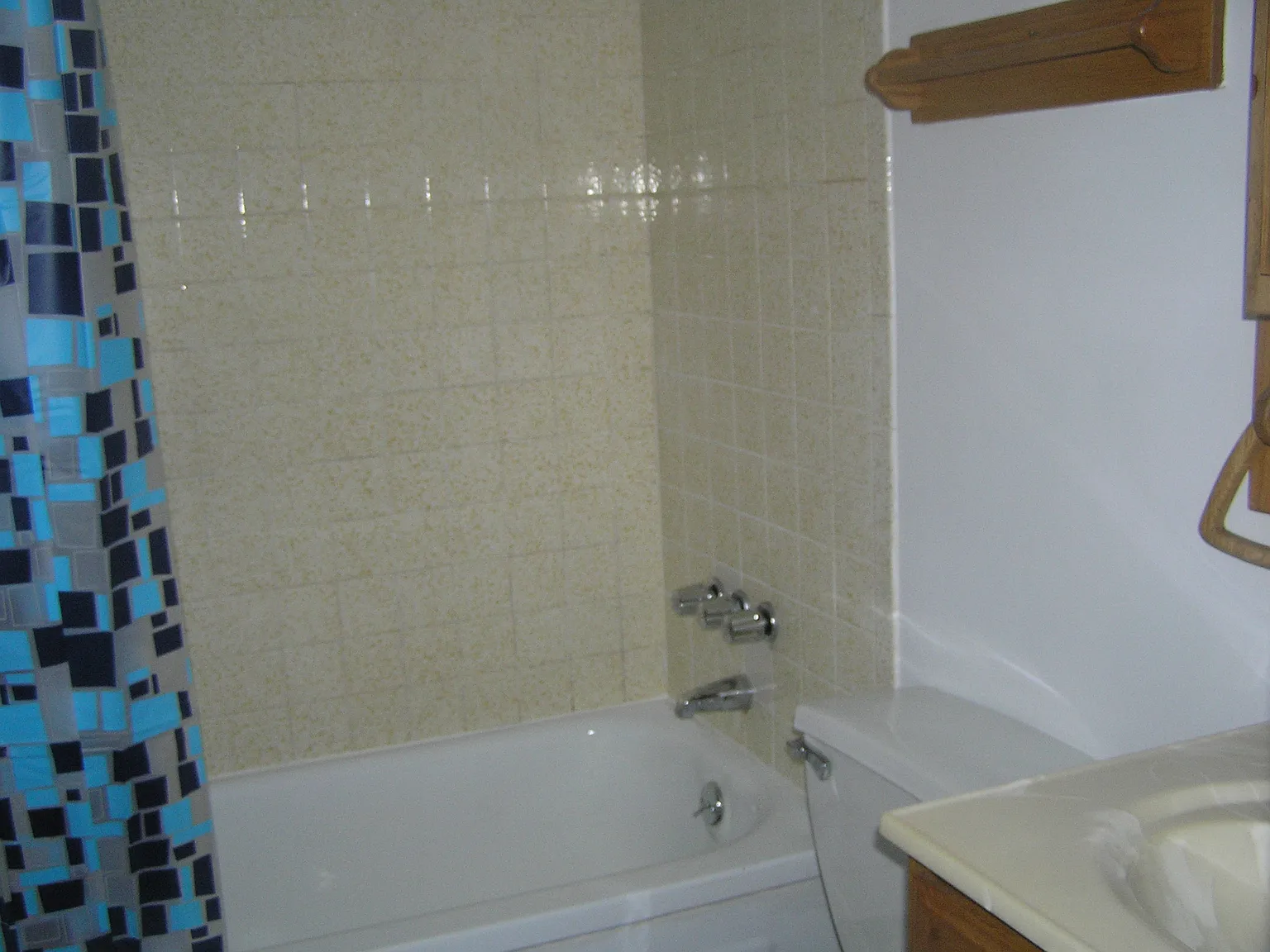 2 bed, 950 sqft, $1,150 — Photo 3