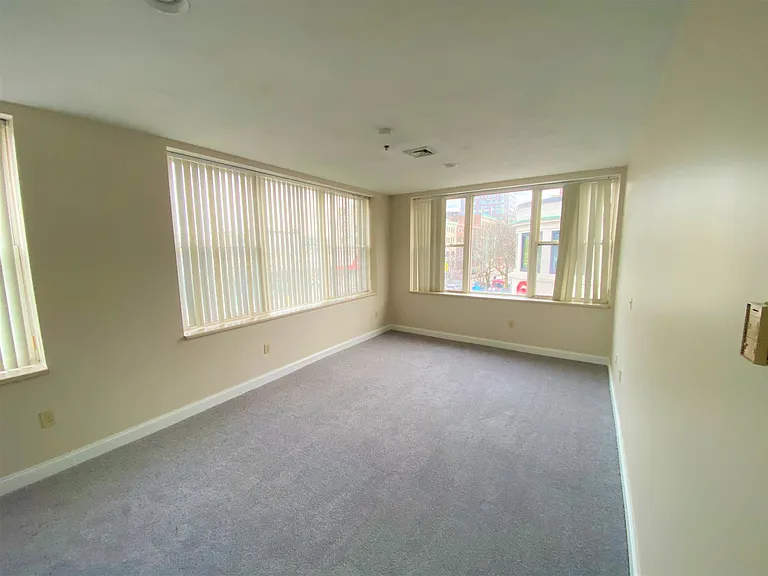 15 Pearl St #6 — Photo 8
