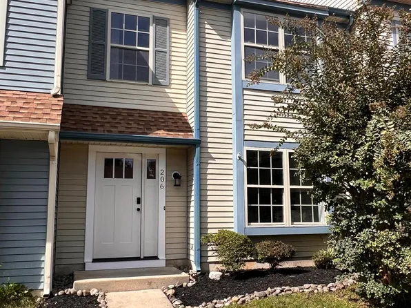 206 Douglas Ct, Thorofare, NJ 08086