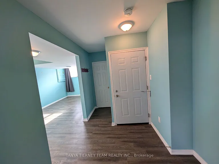 70 Freeland Ave — Photo 7