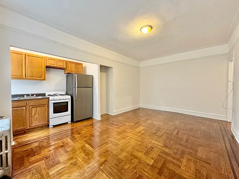 26-80 30th St #4D — Photo 3