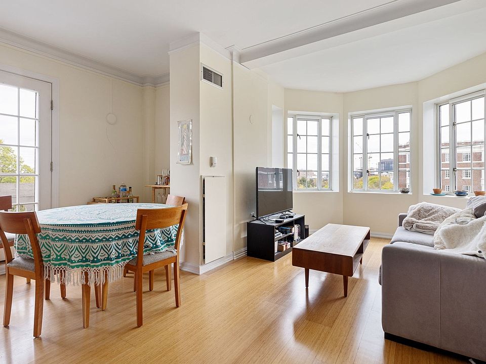 1st image of 20 Chapel St APT B1005