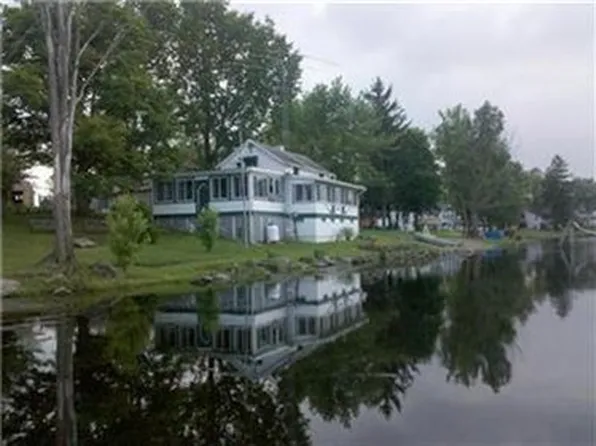 7210 E Diehl Lake Dr, Berlin Center, OH 44401