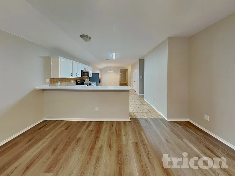 626 Chapman Dr — Photo 3