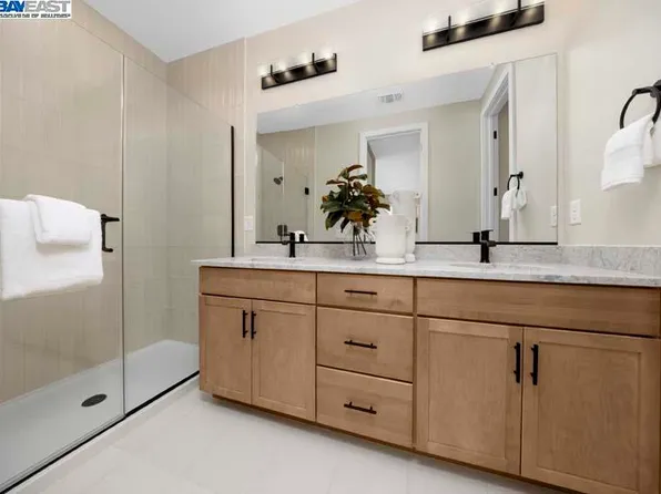 539 E Fiorino St, Mountain House, CA 95391