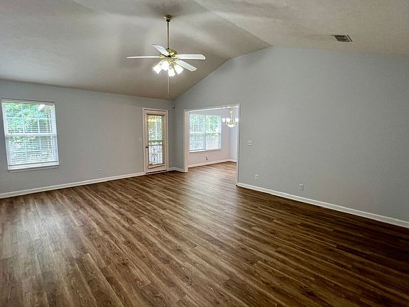 2nd image of 2720 Roscommon Dr