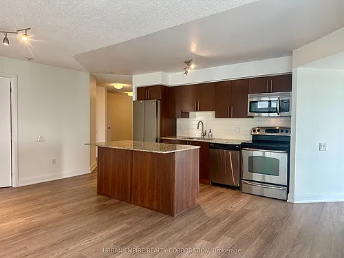 2191 Yonge St Photo 1