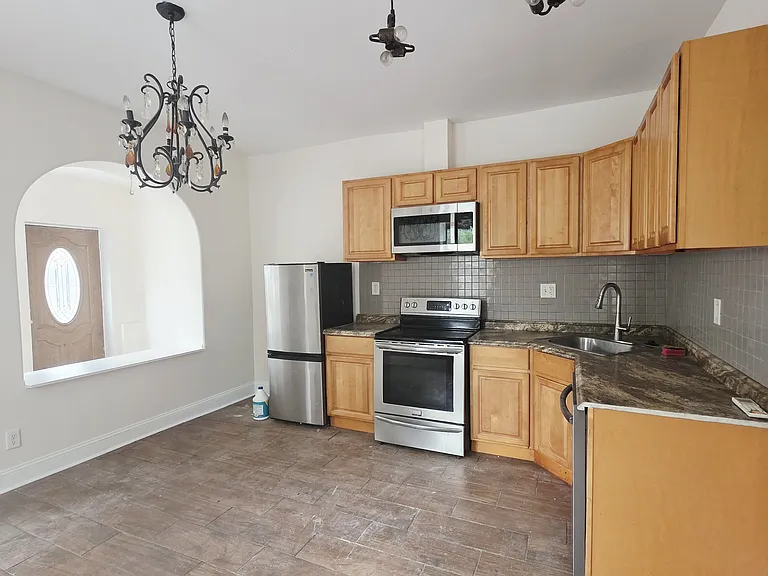 5252 Spruce St #1 — Photo 1