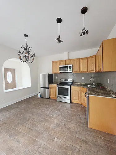 5252 Spruce St #1 Photo 1