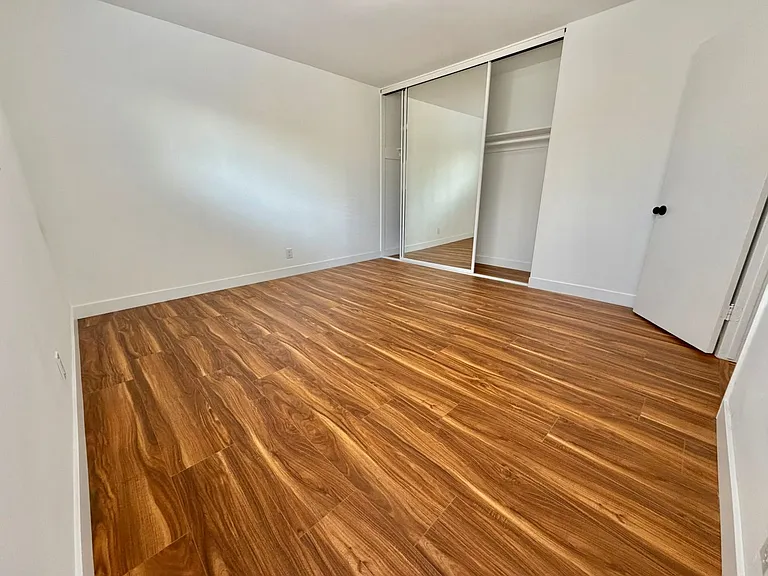 2201 Manhattan Ave — Photo 10