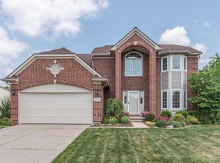 5542 Cedar Ridge Dr, Ann Arbor, MI 48103