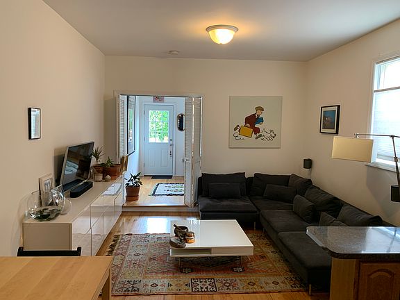 2nd image of 152 Dupont St APT 1L