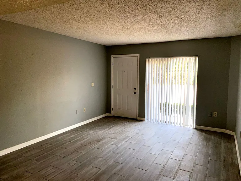 4113 S Semoran Blvd #12 — Photo 5