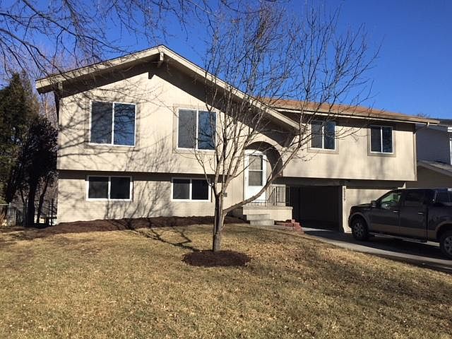 4 bed, 2.5 bath, 2 car in Millard