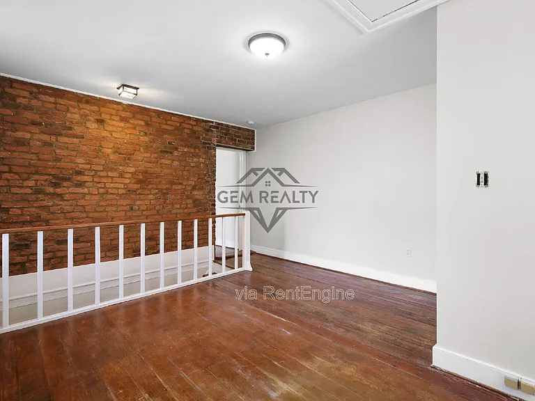 710 Caroline St #D — Photo 11